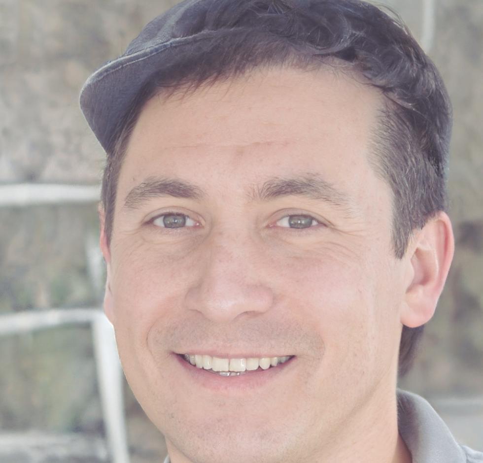 Portret membru echipa azurenthivox